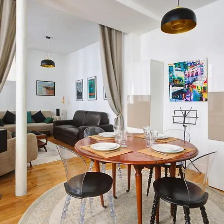 Apartment In Le Marais *